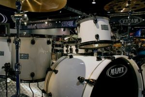 PHONICLINE、女性ボーカルのロックバンド