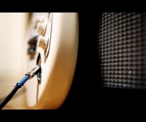 FromDayONE、ギターの作る空間がカッコいい