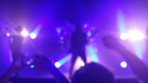 バンドはライブハウスでの演奏を映像として録画すべき